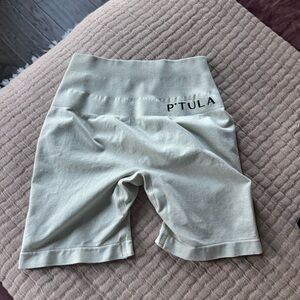 Ptula Scrunch Short